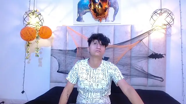 Snapshot of Im_Milan_Rs chatting on October 31, 2025, 8:05 pm Im Milan Rs online show from October 31, 2025, 8:05 pm