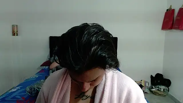 Snapshot of Im_Milan_Rs chatting on December 17, 2025, 5:23 am Im Milan Rs online show from December 17, 2025, 5:23 am