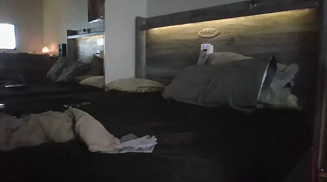 Edward LongCock online show from January 15, 2025, 11:21 am