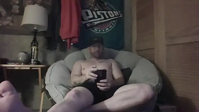Snapshot of Edward_LongCock chatting on June 2, 2026, 5:29 am Edward LongCock online show from June 2, 2026, 5:29 am
