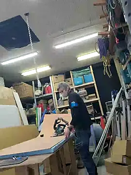 Snapshot of da--------i chatting on March 22, 2025, 5:28 am da--------i online show from March 22, 2025, 5:28 am