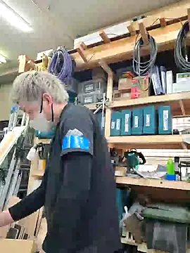 Snapshot of da--------i chatting on March 23, 2025, 7:53 am da--------i online show from March 23, 2025, 7:53 am