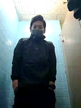 Snapshot of da--------i chatting on December 8, 2024, 3:29 am da--------i online show from December 8, 2024, 3:29 am