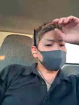 Snapshot of da--------i chatting on October 8, 2025, 8:16 am da--------i online show from October 8, 2025, 8:16 am