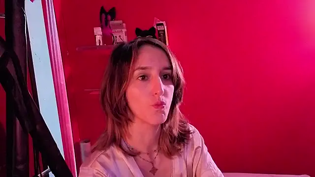 Ambar Roux  online show from January 14, 2026, 2:31 pm