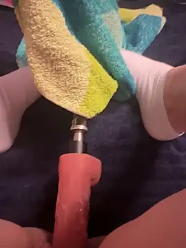 luisa1 online show from February 6, 2026, 7:43 pm