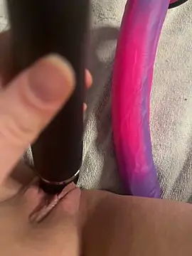 luisa1 online show from December 17, 2025, 8:08 am