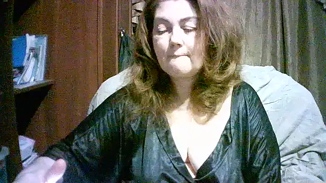 Snapshot of Madame-Butterfly chatting on November 21, 2025, 11:26 pm Madame-Butterfly online show from November 21, 2025, 11:26 pm