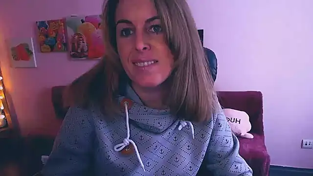 Snapshot of Hot_Milady chatting on February 10, 2025, 8:20 am Hot Milady online show from February 10, 2025, 8:20 am