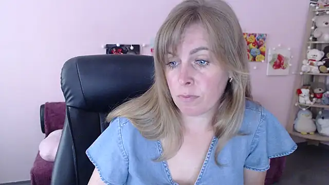 Hot Milady online show from June 5, 2026, 7:25 am