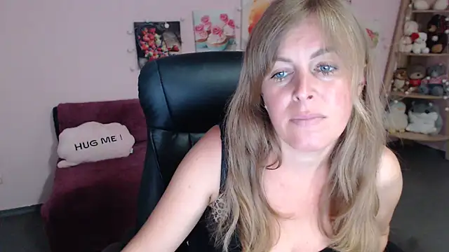 Hot Milady online show from July 9, 2026, 7:53 am