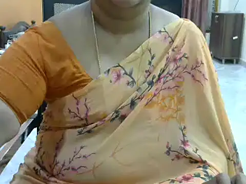 Snapshot of Naughty_Nityaa chatting on February 19, 2025, 1:39 pm Naughty Nityaa online show from February 19, 2025, 1:39 pm