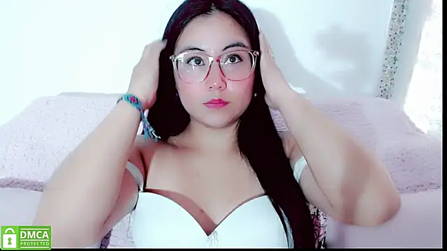 Snapshot of mariana_katto chatting on November 12, 2025, 5:50 pm mariana katto online show from November 12, 2025, 5:50 pm