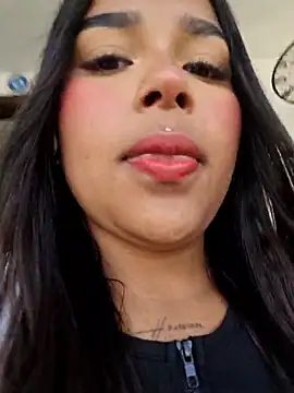 Snapshot of Mariangel_11 chatting on October 30, 2025, 2:14 pm Mariangel 11 online show from October 30, 2025, 2:14 pm