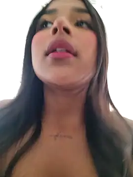 Snapshot of Mariangel_11 chatting on December 5, 2025, 9:23 pm Mariangel 11 online show from December 5, 2025, 9:23 pm