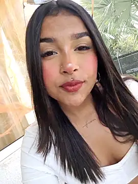 Snapshot of Mariangel_11 chatting on October 28, 2025, 2:05 pm Mariangel 11 online show from October 28, 2025, 2:05 pm