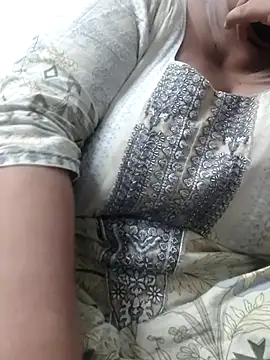 Snapshot of zeepe19 chatting on November 4, 2025, 12:09 pm zeepe19 online show from November 4, 2025, 12:09 pm