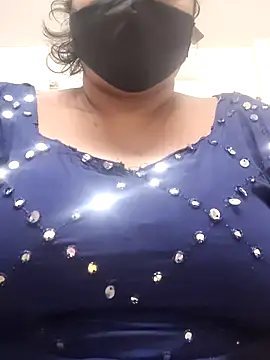 Snapshot of zeepe19 chatting on November 17, 2025, 5:55 am zeepe19 online show from November 17, 2025, 5:55 am