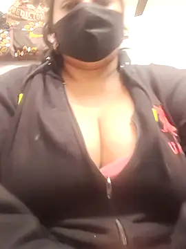 Snapshot of zeepe19 chatting on January 5, 2026, 5:38 pm zeepe19 online show from January 5, 2026, 5:38 pm