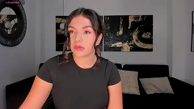 ValeriaRoldanX online show from June 1, 2026, 11:43 am