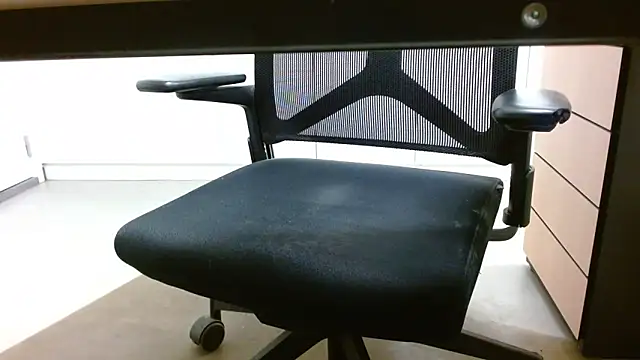 Snapshot of lovewalknaked chatting on November 24, 2025, 4:29 pm lovewalknaked online show from November 24, 2025, 4:29 pm