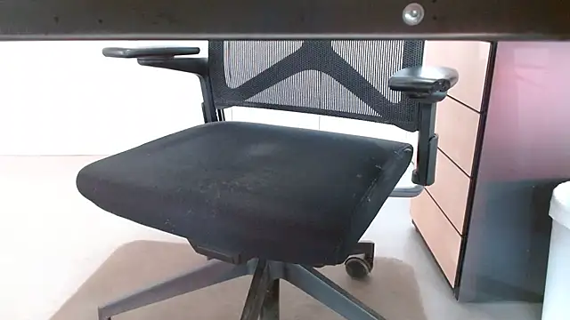 Snapshot of lovewalknaked chatting on November 5, 2025, 12:08 pm lovewalknaked online show from November 5, 2025, 12:08 pm