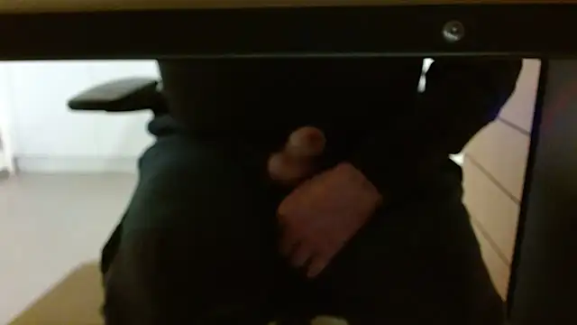 Snapshot of lovewalknaked chatting on November 17, 2025, 7:23 am lovewalknaked online show from November 17, 2025, 7:23 am