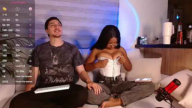 Snapshot of tiana_nave chatting on March 20, 2025, 3:56 am tiana nave online show from March 20, 2025, 3:56 am