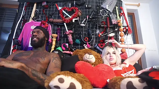 MacTroy online show from February 11, 2026, 11:15 pm