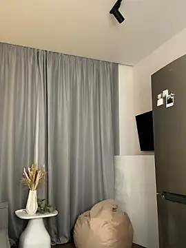 HellPeach online show from December 6, 2024, 6:00 pm