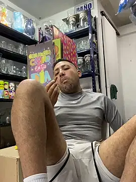 JuanZapata33 online show from October 19, 2025, 9:50 pm