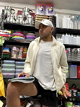 JuanZapata33 online show from November 24, 2025, 10:43 pm