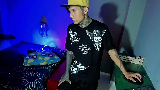 Snapshot of Travistanner_28 chatting on September 19, 2025, 4:44 pm Travistanner 28 online show from September 19, 2025, 4:44 pm