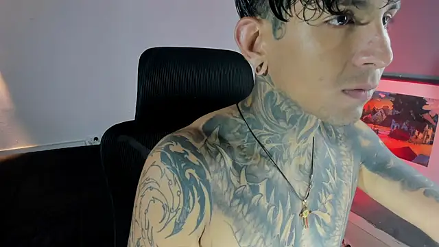 Snapshot of Travistanner_28 chatting on November 26, 2025, 2:11 am Travistanner 28 online show from November 26, 2025, 2:11 am