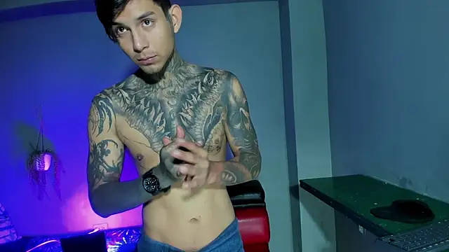 Snapshot of Travistanner_28 chatting on September 25, 2025, 12:22 pm Travistanner 28 online show from September 25, 2025, 12:22 pm