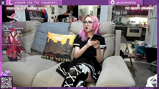 Snapshot of v3n0mb1t3z chatting on November 8, 2025, 12:47 am v3n0mb1t3z online show from November 8, 2025, 12:47 am