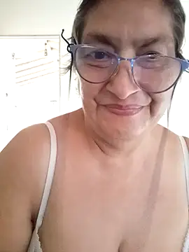 Snapshot of florecita69 chatting on October 26, 2025, 2:28 pm florecita69 online show from October 26, 2025, 2:28 pm