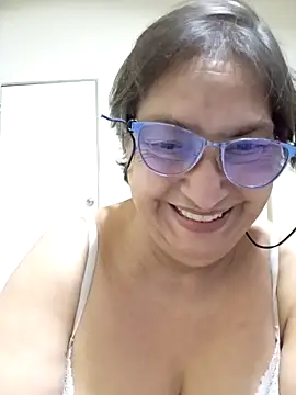 Snapshot of florecita69 chatting on October 25, 2025, 11:49 pm florecita69 online show from October 25, 2025, 11:49 pm