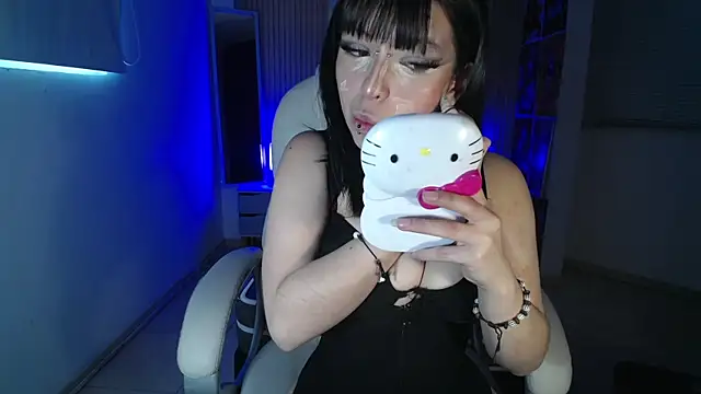 Snapshot of kittyhouse_hs chatting on October 7, 2025, 10:22 pm kittyhouse hs online show from October 7, 2025, 10:22 pm