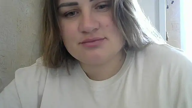 Snapshot of Honeydew-Waves chatting on November 14, 2025, 6:28 am Honeydew-Waves online show from November 14, 2025, 6:28 am