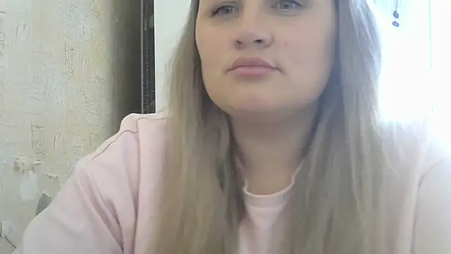 Snapshot of Honeydew-Waves chatting on June 27, 2026, 12:55 pm Honeydew-Waves online show from June 27, 2026, 12:55 pm