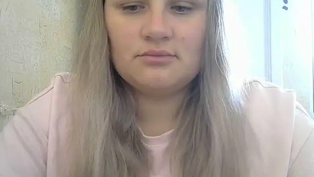 Snapshot of Honeydew-Waves chatting on June 24, 2026, 6:12 am Honeydew-Waves online show from June 24, 2026, 6:12 am