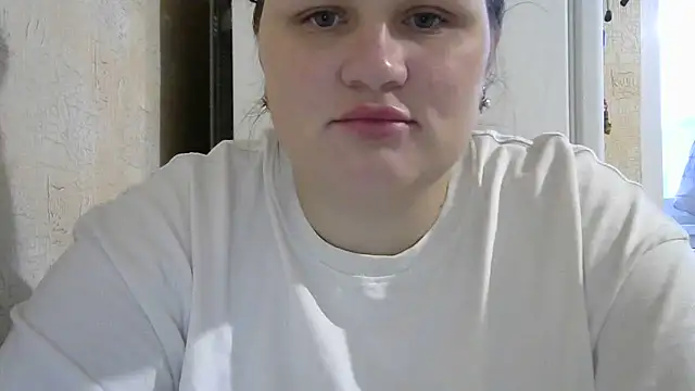 Snapshot of Honeydew-Waves chatting on November 13, 2025, 5:55 am Honeydew-Waves online show from November 13, 2025, 5:55 am