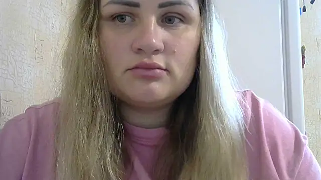 Snapshot of Honeydew-Waves chatting on November 6, 2025, 7:45 am Honeydew-Waves online show from November 6, 2025, 7:45 am