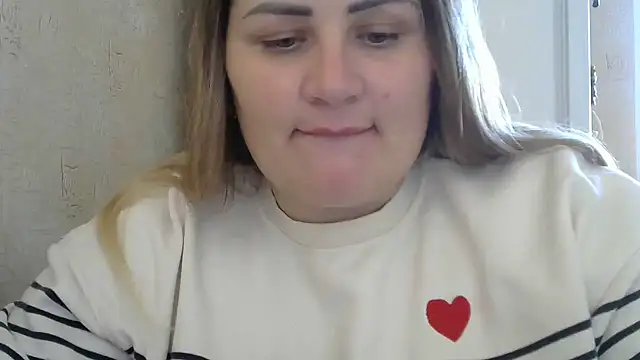 Snapshot of Honeydew-Waves chatting on November 3, 2025, 7:02 am Honeydew-Waves online show from November 3, 2025, 7:02 am