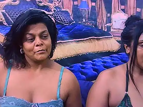 Snapshot of indianCherryPie chatting on November 28, 2025, 10:10 pm indianCherryPie online show from November 28, 2025, 10:10 pm