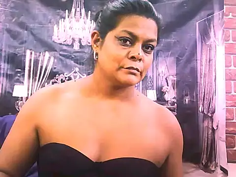 Snapshot of indianCherryPie chatting on December 14, 2025, 6:24 pm indianCherryPie online show from December 14, 2025, 6:24 pm