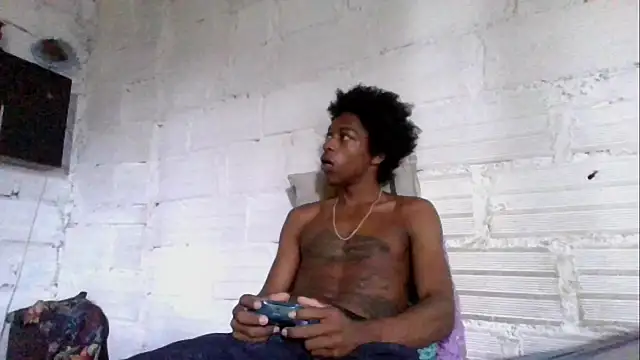 Snapshot of LarryCollin chatting on October 20, 2025, 1:22 pm LarryCollin online show from October 20, 2025, 1:22 pm