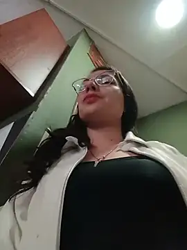 Snapshot of VALERY-03_ chatting on May 15, 2026, 4:05 pm VALERY-03 online show from May 15, 2026, 4:05 pm