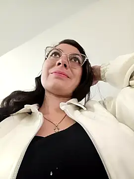 Snapshot of VALERY-03_ chatting on April 22, 2026, 12:56 pm VALERY-03 online show from April 22, 2026, 12:56 pm
